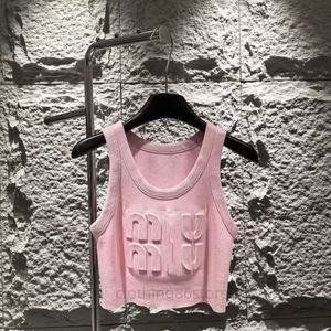 女性のベストデザイナーMiuiシャツファッションMIU女性ベストセクシーなホルターティーパーティーファッション作物Mui Mui Mui Top Luxury Embroidered Mui T Shirt Spring Summer 894
