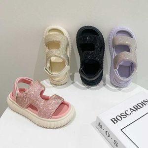 Sandaler Kids for Girls Sweet Rhinestone Princess Shoes Fashion Soft Sole Non-Slip Platform Casual Open Toe Beach H240504