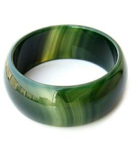 Reines natürliches grünes Achatarmband im Brasilienjewelry -Geschenk Jade Armreif für Frauen 9246197
