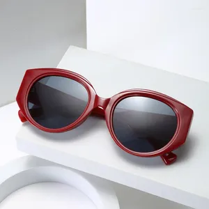 Güneş gözlüğü moda büyük boy gözlükler çerçeve gösteri kadınlar kare trend erkekler gölgeler UV400 gözlük aksesuarları kırmızı