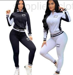 Designer per tracce femminile Designer Women Stampato Slim Two Set Nuovo Cardigan Jacket Cc Cc Pareri di maglione Stretti Sports Sports Casual Lady Sports Jogging Suit P44E