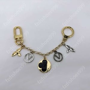 Marca de luxo Keychain Letter Designer Keychains Keychain Metal Womens Bag charme pendente peças de peças projetadas para homens homens keyring