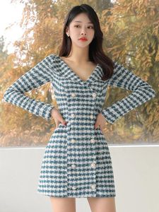 Sıradan Elbiseler Retro Tweed Lady Work Style Resmi A-line Elbise Kadınlar Zarif Ekose Seksi Çift Kesin Kruvaze İnce Kısa Vestidos Sokak Giysileri