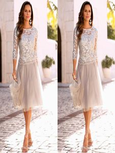 2020 Stylish Tulle A Line Bridesmaid Dresses Scoop Neck Illusion Three Quarter Sleeves Kne Length Formal Party Dresses2230197