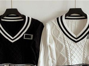 Designernew Women Sweaters 가을 여성 디자이너 옷 최고 품질 패션 당기기 긴 소매 스웨터 여성 캐주얼 플랫 니트 4539330