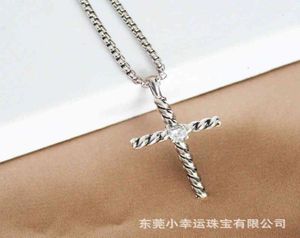 Halsbandsmycken Zircon Cross Chain Halsband Strängar för kvinnor Charm Män inlagd Imitation Punk Fashion Design Ladies Anni3901545