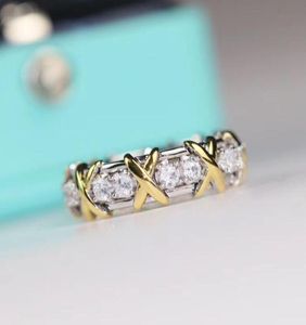 Classic X Para Pierścień z bocznymi kamieniami S925 Srebrny Moissanite Ladies Pierścień Luksusowy T Biżuter Walentynki Prezent 6652398