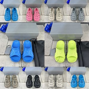 designer sandal mögel stängd gummisandal män kvinnor paris sandaler korsserier alla mode strandsko vader fritid slip-on lata set grotta tofflor lyxiga sandaler