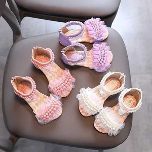 Sandały Dziewczęta koronkowa perłowa błyskawicz słodkie luksusowe letnie dzieci suwaki otwartego palca 21-36 Toddler moda miękka taniec h240504