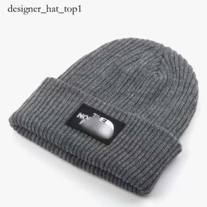 Nowy klasyczny design North Knit Hat High End Designer Męscy i Kobiet Najwyższa jakość moda zimowa Hip Hop ciepła czapka Outdood Windproof Woolen Hat 3794