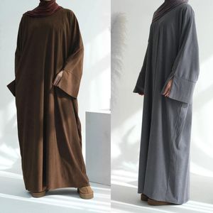 Etniska kläder Kvinnor Corduroy Long Dress Spring Autumn Pullover Abayas Muslim Islamiska Ramadan Marockan Kaftan Solid Color Green Modest