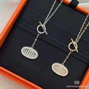 Алмазное ожерелье Серебряное ожерелье дизайнерское колье для женщины -дизайнерские ювелирные украшения бриллианты подвесной подвесной день подарки подарки Золотые украшения золоты