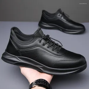 Casual Shoes Mens Sneakers Outdoor Slip On Loafers Black White Light Flats Autumn Leather Bekväma män Elegant