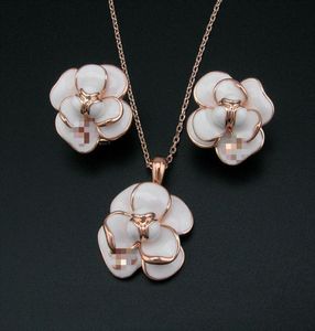 NEW Arrival 18K Rose Gold Plated 2 Camellia Flower Elegant Women Jewels Set Fashion Earrings Pendant Necklace Sets Party Jewelry3664496