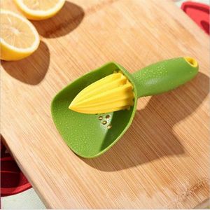 Ny Manual Juicer Plastic Handmade Citrus reamer handhållen orange citron squeezers bärbar fruktpressning skurna kök matlagningsverktyg för