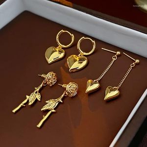 Orecchini per borchie in rame placcati in oro fiore tre pezzi set per donne alla moda versatile San Valentino regalo all'ingrosso