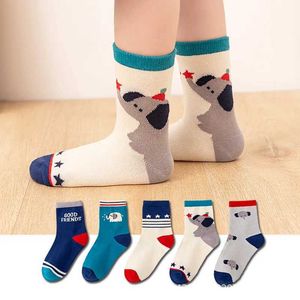 Skarpetki dla dzieci 5 par skarpet dla niemowląt nowonarodzony chłopiec urocze krótkie skarpetki 0-1-3-10y Childrens Cotton Cartoon Soft Childrens Socks Y240504