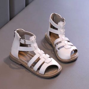 Sandals meninas sapatos crianças Roman Princess 2024 Novo verão de soldado de solado macio para H240504