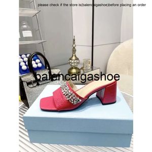 Prade Shoes подлинные новые стеклянные гриппы хрустальные декоративные кожаные тапочки высокие каблуки основы