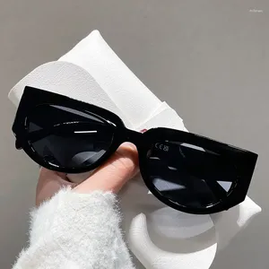 Güneş gözlüğü şık ins oval çerçeve kadınlar erkekler hafif güneş gözlükleri gözlük gölgeleri unisex lüks tasarım kedi gözü UV400 gözlük