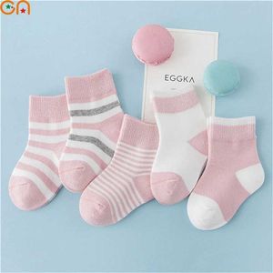 Barnstrumpor 5 par/Lot Autumn/Winter Kids Soft Cotton Socks Boy Girl Baby Fashion Stripe Sports Socks For Children High-Quality Presents CN Y240504