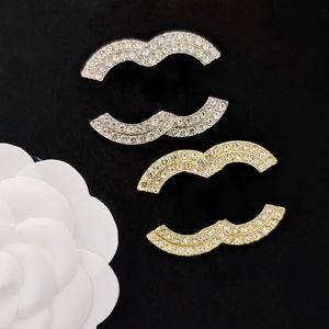 Designer Brooch Pin Crystal Letter Brooches for Men Womens Gift Brand Pin Luxury Wedding Gifts 18K Gold Broche Breastpin Dress Marry Wedding Party Gift Accessorie