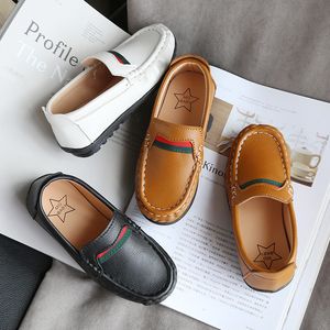 Barn läderskor Nya pu loafers babyskor vit, svart, bruna casual barnskor mjuka sulor pojke casual skor storlek 26-35