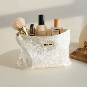 化粧品オーガナイザーピュアホワイト刺繍レディースメイクアップバッグ