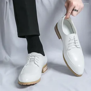 Lässige Schuhe weiße Mode Herren Hochzeit Leder Schnüre-up Schwarzes Geschäft Italien Style-Toe-Kleid Luxus weiches Holz Oxford