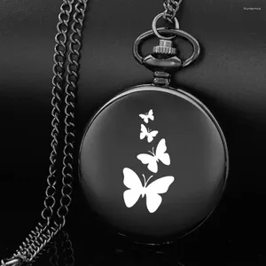 Pocket Watches Una fila di farfalle in stile romantico intaglio inglese alfabeto Catena di orologi Black Quart Perfect Gift Perfetto