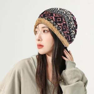 Boinas de chapéu de gorro requintadamente criado para o clima frio Retro Block de cor listrada feminino com lã grossa para a orelha