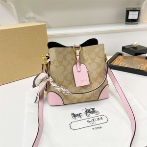 Counter High Quality Luxury Explosive Shoulder Fashion Bag New Flip Shoulder Crossbody Bag Lucy Academy Style Small Square Cotton and Hemp Canvas Combination bag