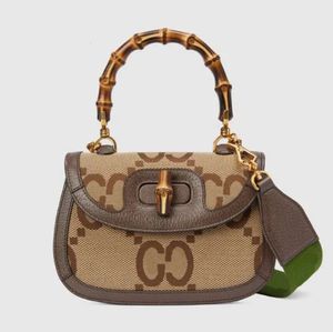 Hot 7a Designer Bolsa Bolsa de Luxo feminino Um envelope de ombro pequeno Famous Famous Moda Classic Crossbody Bamboo Joint portátil de alta qualidade