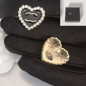 Hot classic Designer Studri di marca Orecchini per le lettere di cristallo perle Orere 925 Silver Heart Heart Aurnica uomini di lusso da donna Regalo di compleanno di gioielli da donna con scatola
