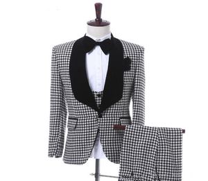 Black Plaid trasa män passar tre bitar jacka byxor väst 2020 klassisk passform en knapp bröllop brudgum tuxedos skräddarsydd 7148773761