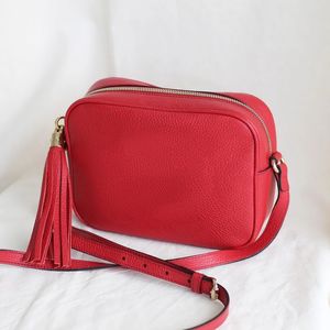 Luxurys kvinnors axeldesignväska Tassel kamerapåse kuvert handväska läderkedja pochette tote mode väska mäns koppling satchel messenger crossbody väskor