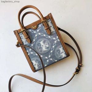 Märke axelväska crossbody väska designer rabatt handväska axelväska crossbody kuddväska ny gammal blommor handhållen casual mode textur singelepew