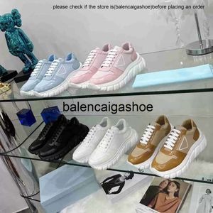 Buty pradshoes Prades panie swobodne podróże Klasyczna moda biała czarna koronkowa trampki skórzane płaskie projektant Ladie Sneaker Rozmiar 35-41