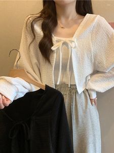 Kvinnors stickor Ice Silk Cardigan Women Långärmning Kort snörning Solid Chiffon Shirt Cover Air Conditioned Preppy Style Tops L211