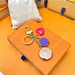 Designer Gold Keychain Designers Keychains Luxury Bag Charm Heart Shaped Key Chain Fashion Pendants Keyring Car Ornament