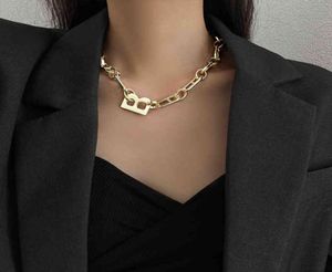 Metal style letter B Necklace women039s fashion net red personality exaggeration niche design cool wind clavicle chain2394377