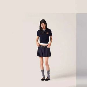 MMファミリー24SS新しいクラシックプリーツスカートレター刺繍装飾ファッション汎用性のあるアカデミースタイル
