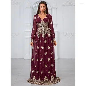 Casual Dresses Abaya Dubai Turkiet Muslim Lång klänning Fullärmare Kvinnor Islamiska kläder KAFTAN RAMADAN EMBRODERY Modest Cocktail Party