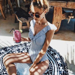 Swimwear's Swimwear Jucleo One Piece Women Ruffle Bandage Swimsuit V Neck Beach Wear Bareding Sumpo 2024 Codano vintage perizoma Monokini