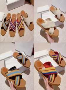 Designers Sandálias Crochet Slipper liso lisado de sandália chinelos de chinelos amadeirados tira cruzada arco -íris senhoras de verão sli4691932