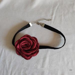 Choker nisch retro 2 färger Rose Flower Velvets halsband franska elegant klavikelkedja