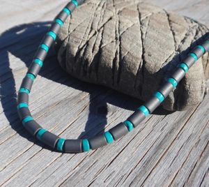 Choker Heishi Turquoise Menネックレス