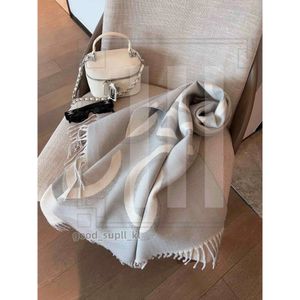 Высококачественный Loeweee Luxury Cashmere Designer Designer Shal Print Tople Cafate Hape осень зимний зимний рождественский новый год подарки подарки на день рождения 2024New Bag Scarf 634