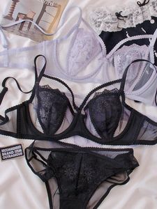 Reggiseni set romantici comodi lingerie sexy in pizzo sottile con anello in acciaio grande seno mostra un piccolo reggiseno da bra biancheria intima