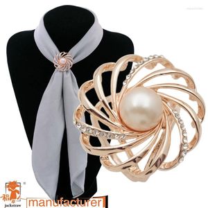 Броши мода с тремя кольцами Spiral Big Pearl Chain.scarves прята Yiwu Factory индивидуальная